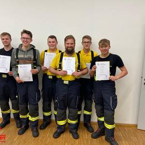 Erfolgreiche Truppmann-Ausbildung 2022 - Neue Kameraden für die Feuerwehr Mainhardt